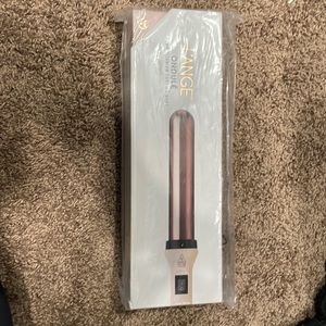 New & never opened L’ANGE ONDULE’ 32mm Titanium Curling Wand (blush).